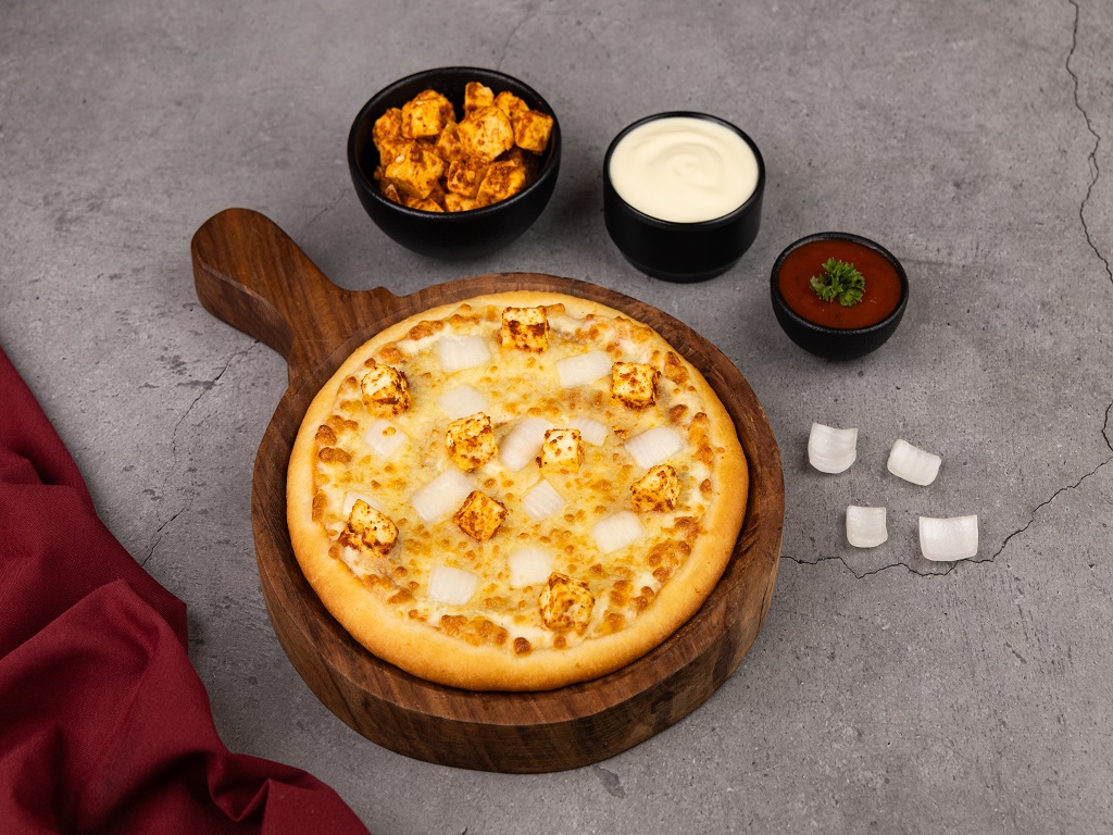 Onion and Paneer Pizza